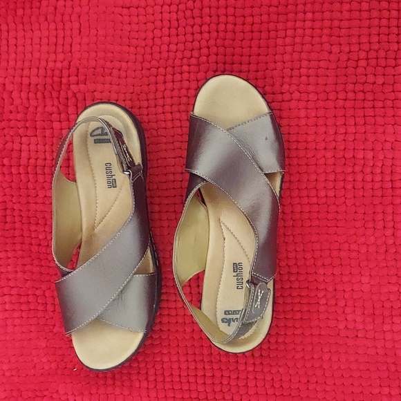 Sandals - Picture 2 of 3